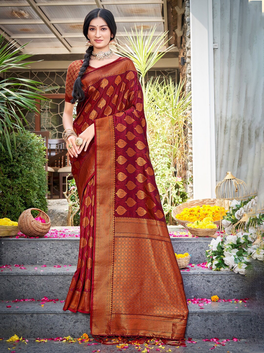 

Riwazo Ethnic Motifs Woven Design Zari Banarasi Saree, Maroon
