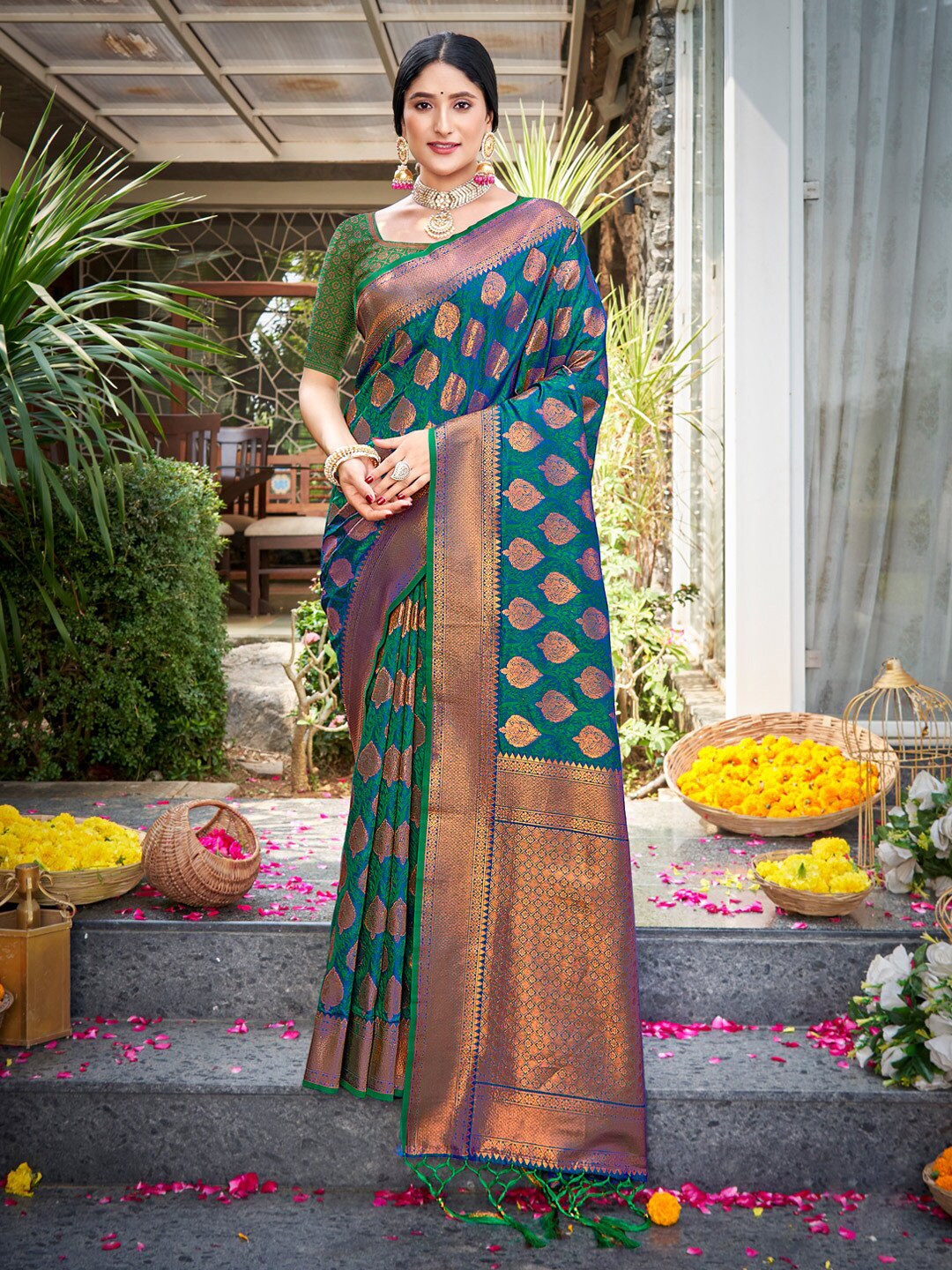 

Riwazo Ethnic Motifs Woven Design Banarasi Saree, Sea green