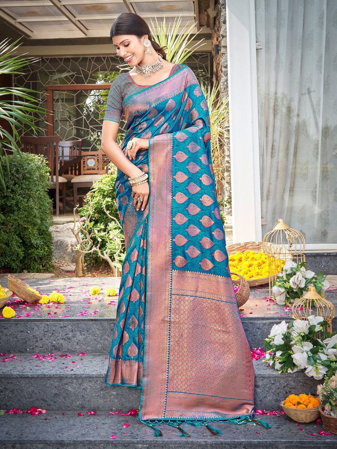 

Riwazo Ethnic Motifs Woven Design Banarasi Saree, Blue