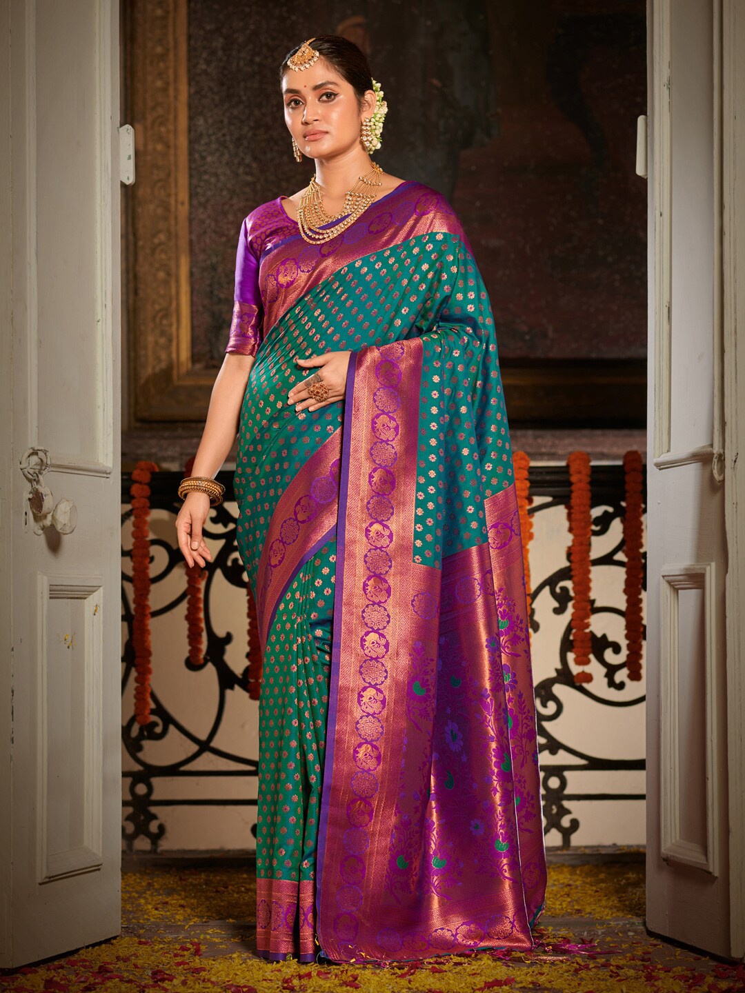 

Riwazo Ethnic Motifs Woven Design Zari Banarasi Saree, Sea green