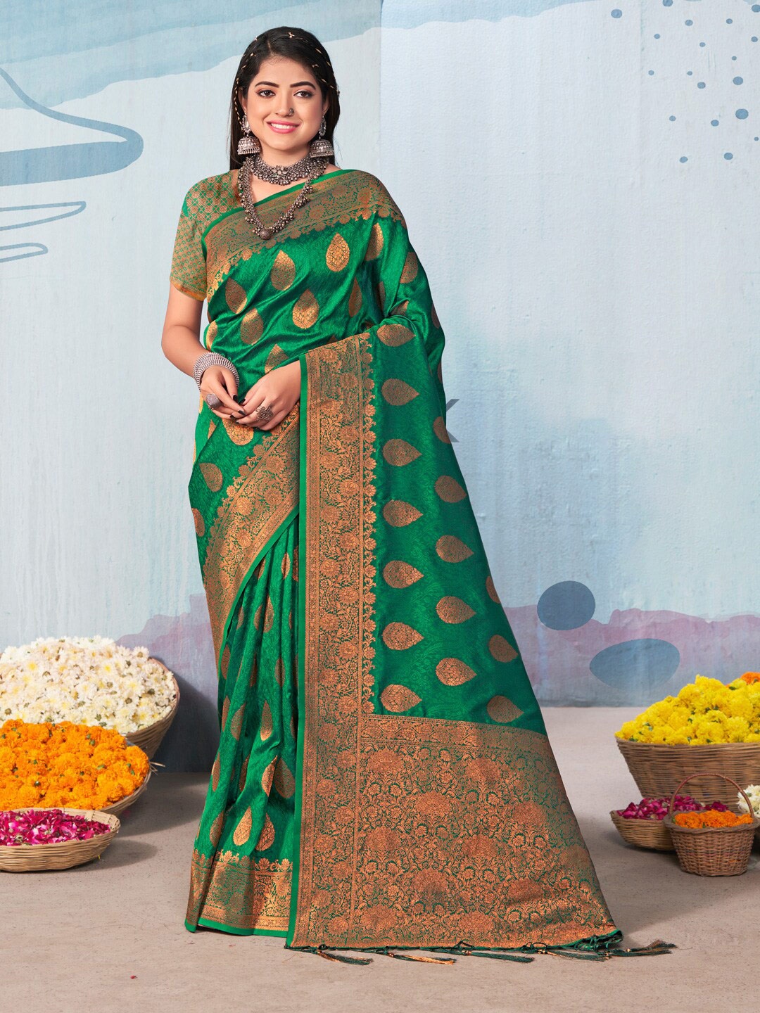 

Riwazo Ethnic Motifs Woven Design Banarasi Saree, Green