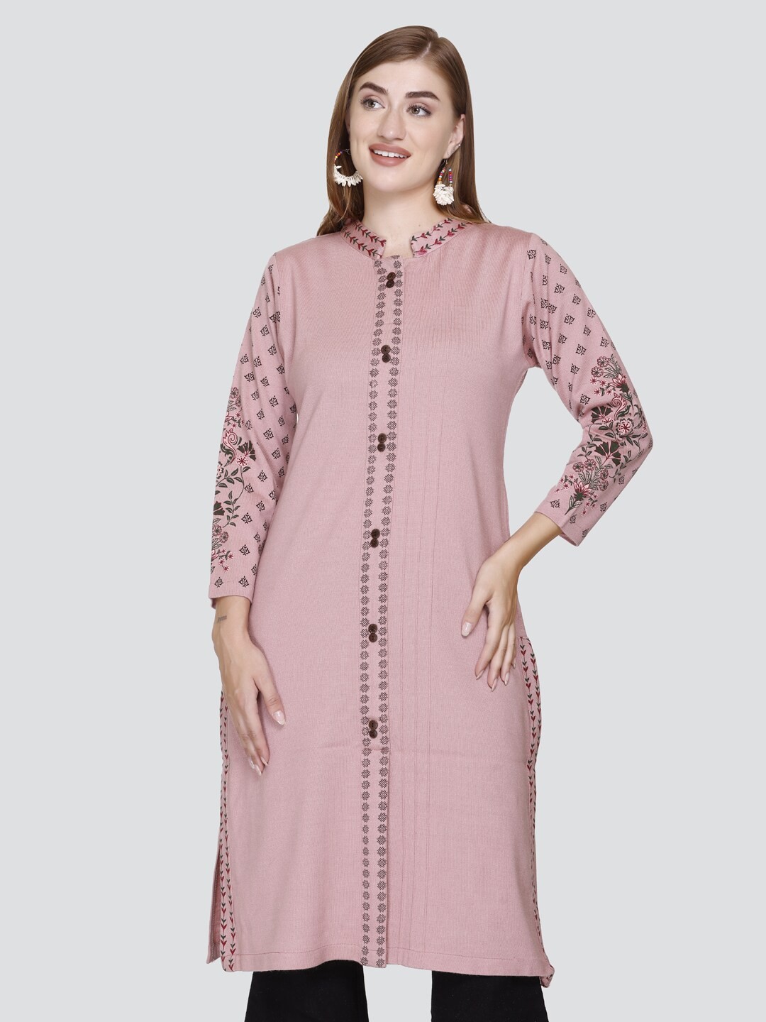 

Elthia Notched Round Neck Woolen Straight Kurta, Pink