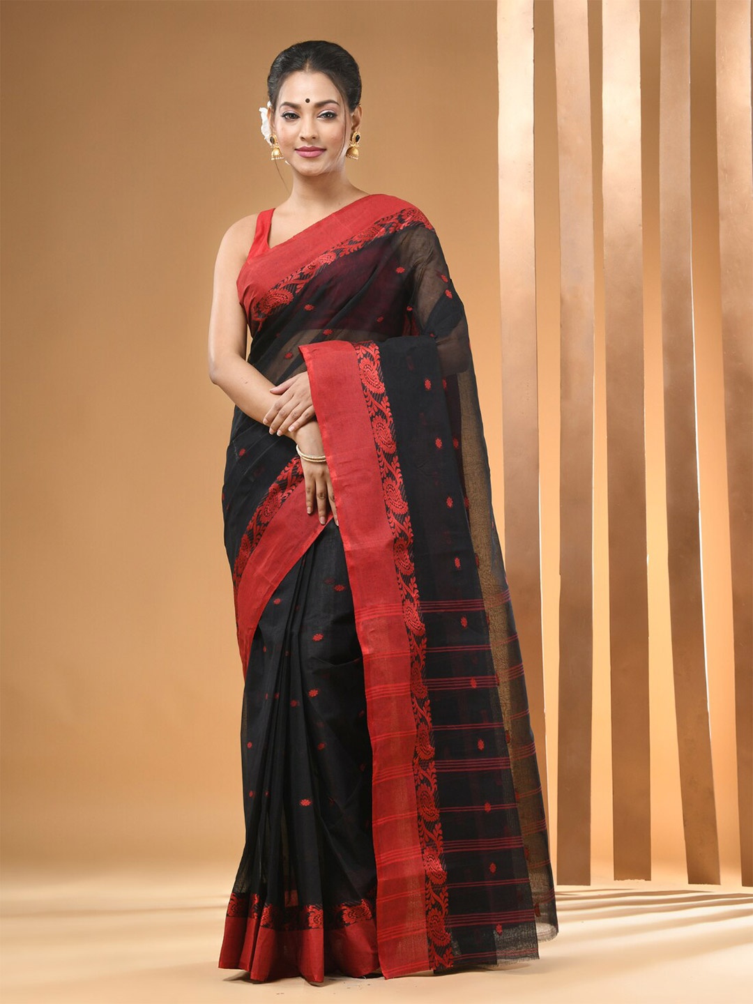 

Arhi Ethnic Motifs Woven Design Pure Cotton Taant Saree, Black