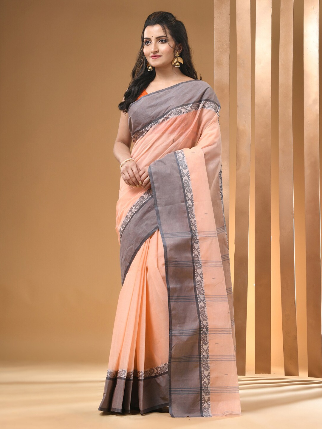 

Arhi Ethnic Motifs Woven Design Pure Cotton Taant Saree, Peach