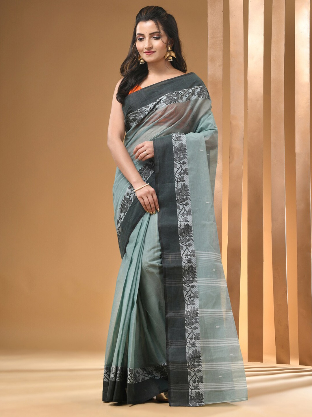 

Arhi Striped Woven Design Pure Cotton Taant Saree, Green