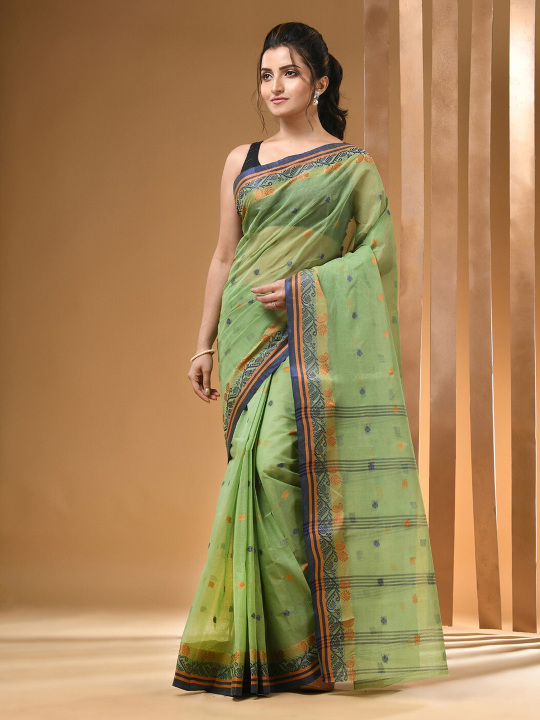 

Arhi Ethnic Motifs Woven Design Pure Cotton Taant Saree, Green