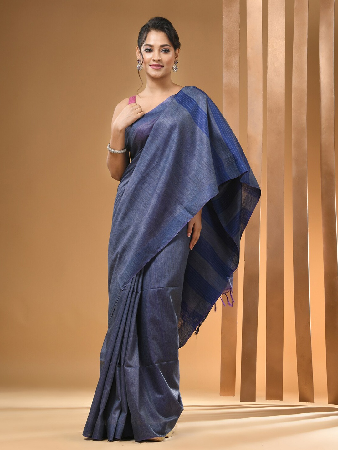 

Arhi Striped Printed Saree, Grey