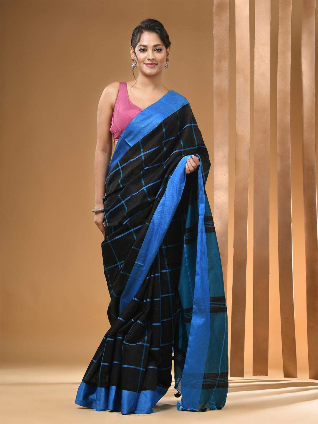 

Arhi Checked Printed Saree, Black