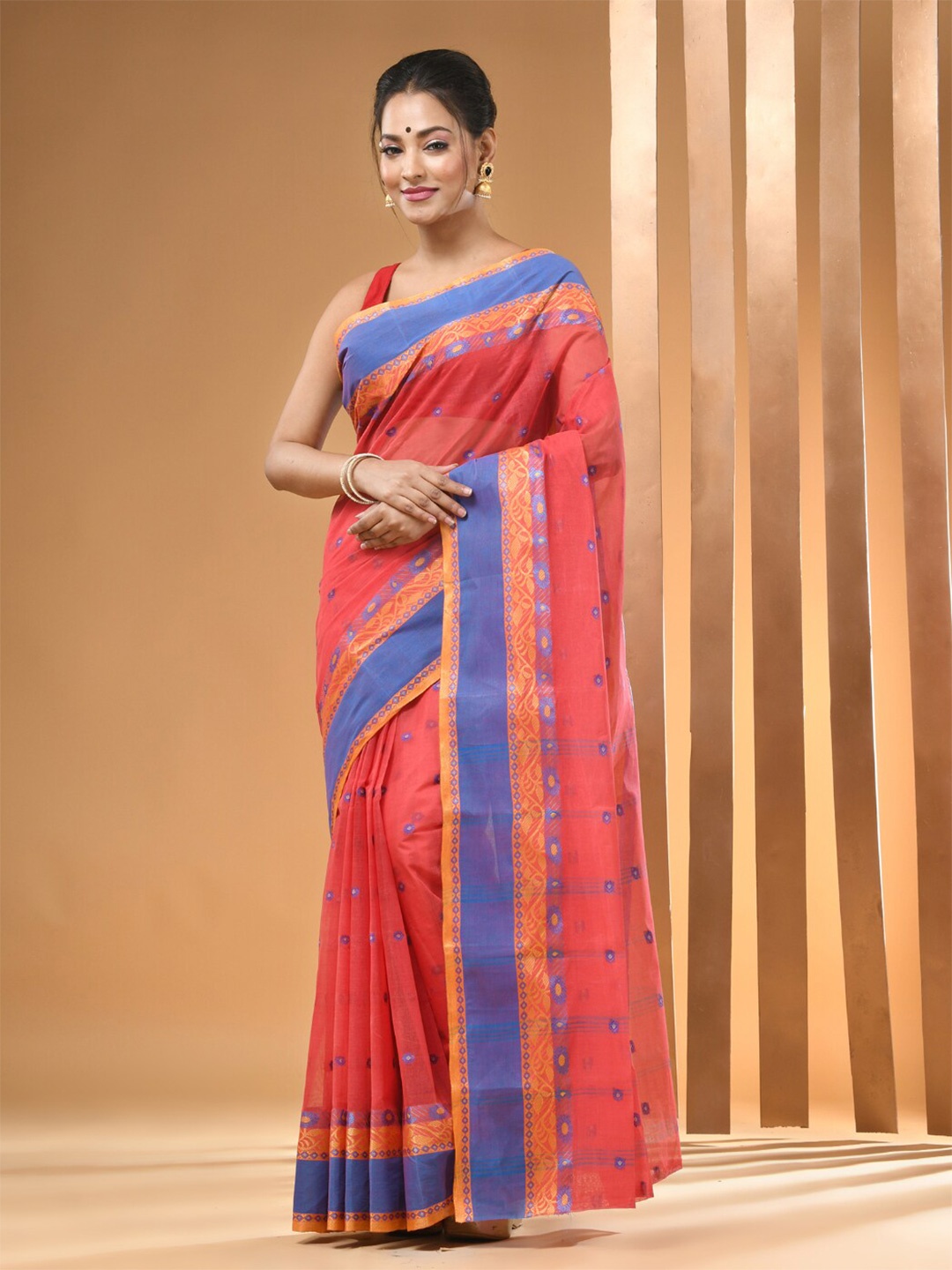 

Arhi Ethnic Motifs Woven Design Pure Cotton Taant Saree, Red