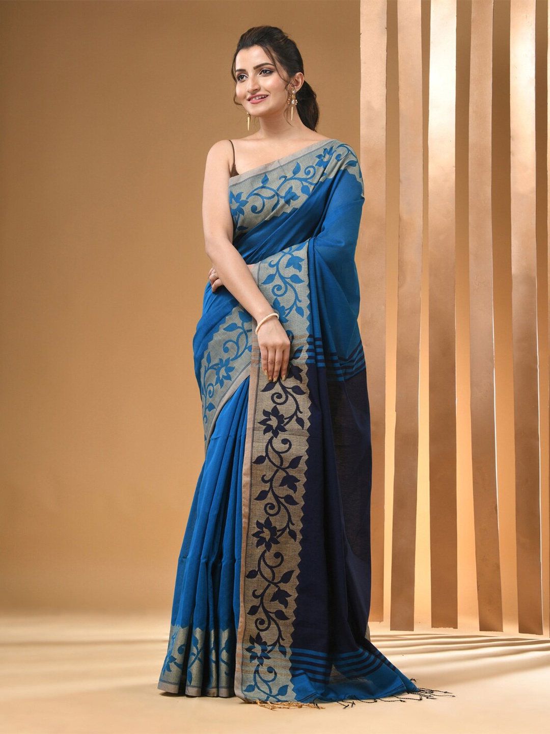 

Arhi Floral Printed Saree, Blue