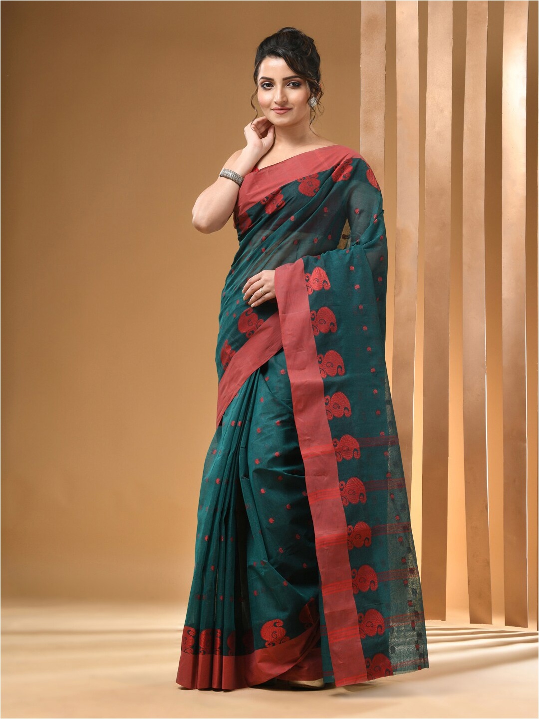 

Arhi Ethnic Motifs Woven Design Pure Cotton Taant Saree, Teal