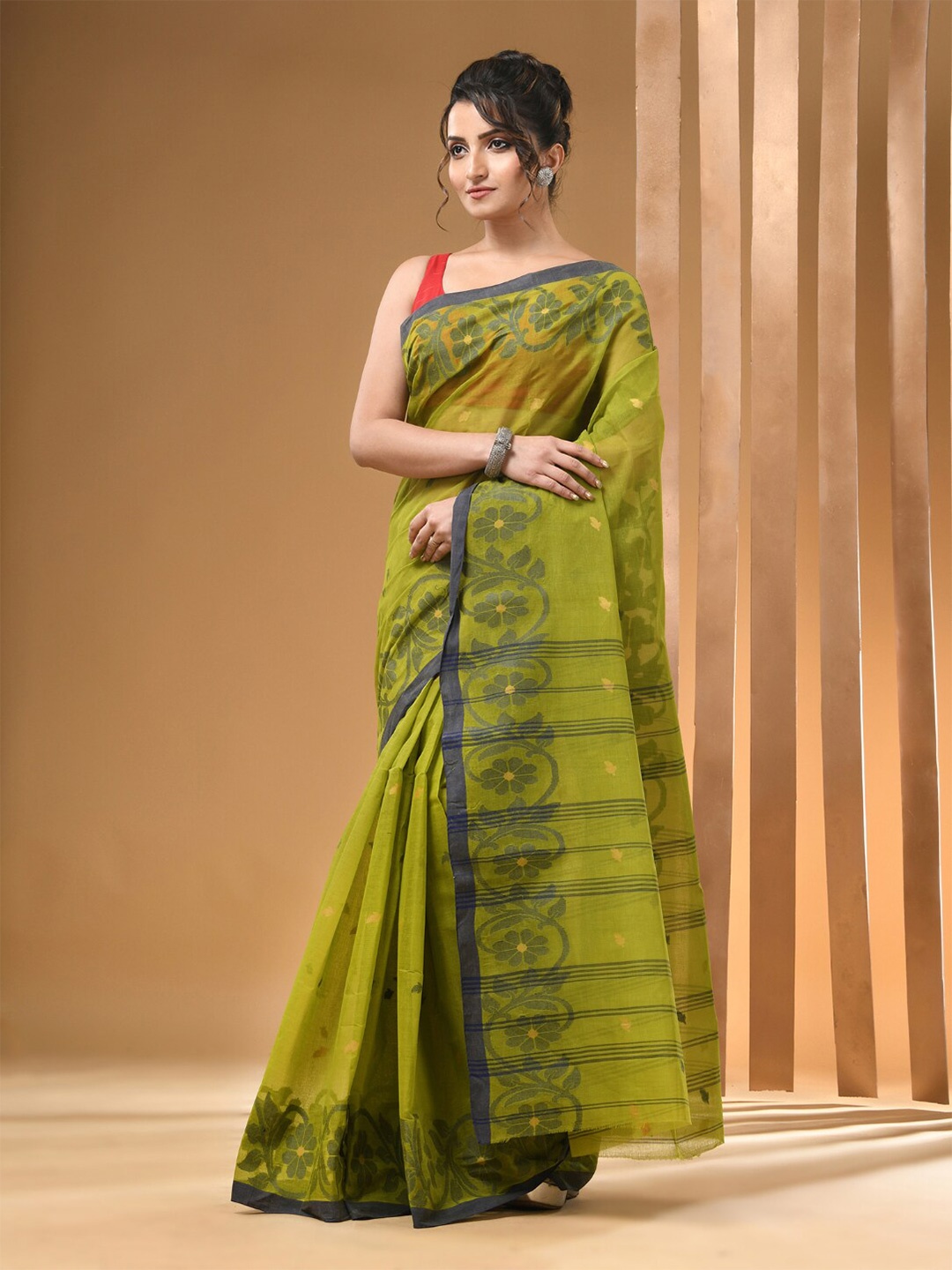 

Arhi Ethnic Motifs Woven Design Pure Cotton Taant Saree, Lime green