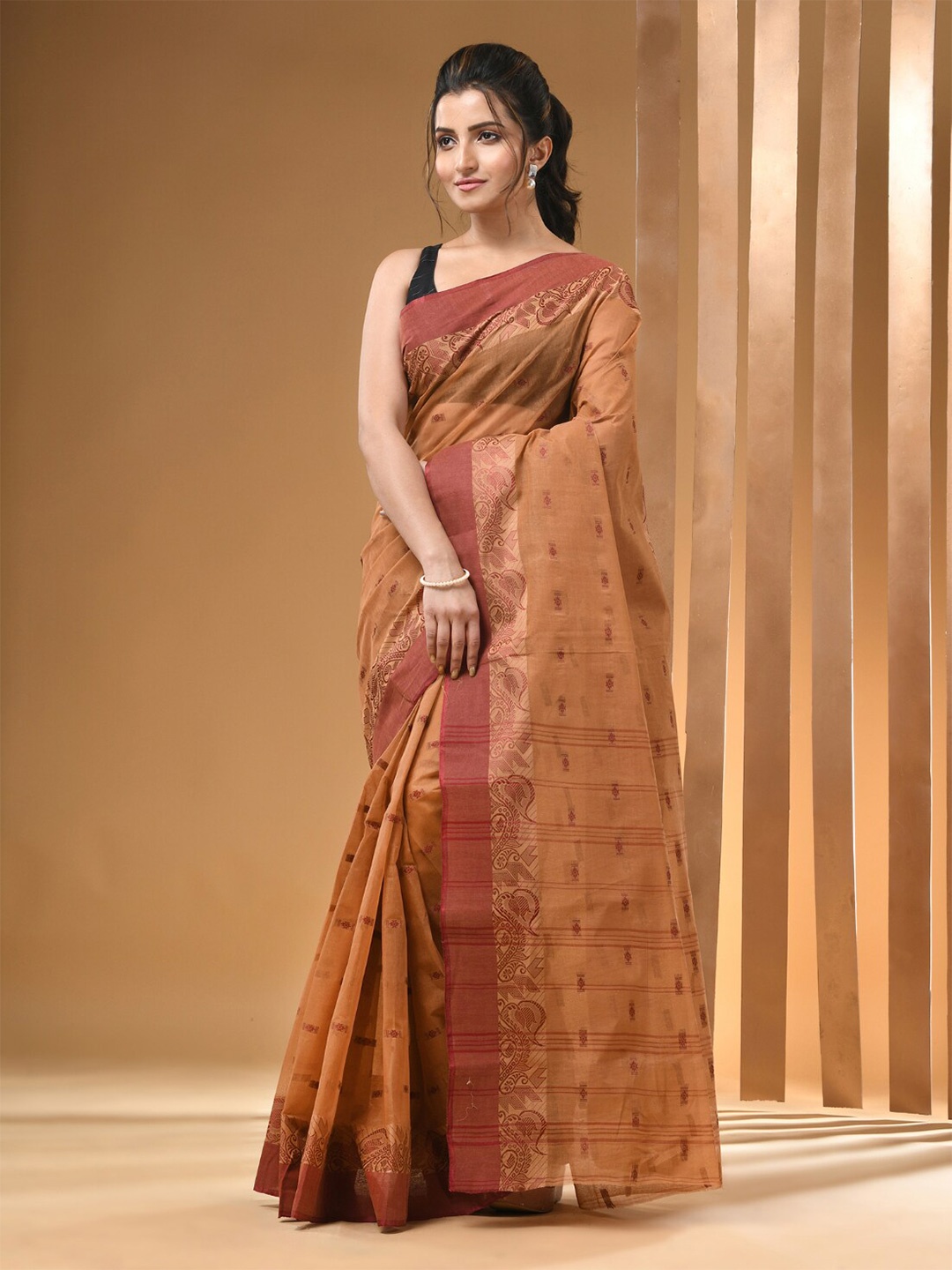 

Arhi Ethnic Woven Design Pure Cotton Taant Saree, Beige