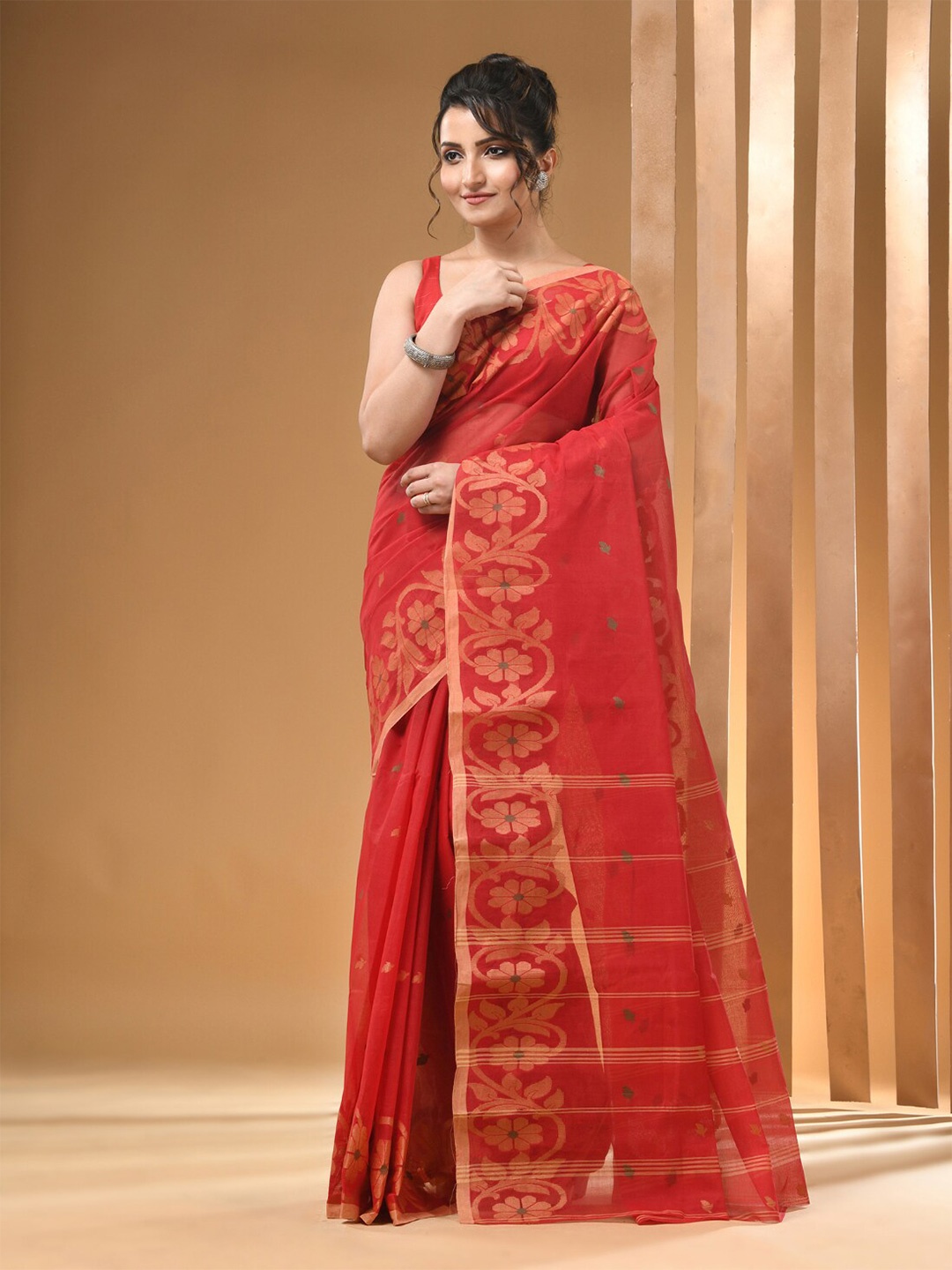 

Arhi Ethnic Motifs Woven Design Pure Cotton Taant Saree, Red