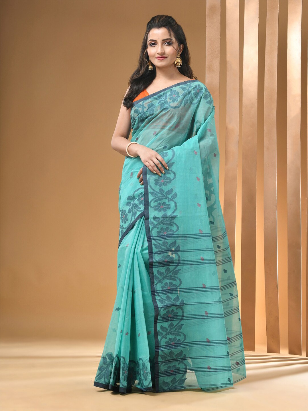 

Arhi Floral Woven Design Pure Cotton Taant Saree, Sea green