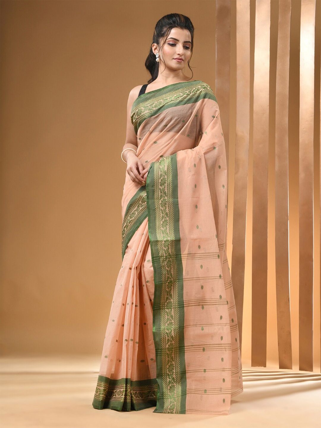 

Arhi Ethnic Motifs Woven Design Pure Cotton Taant Saree, Cream