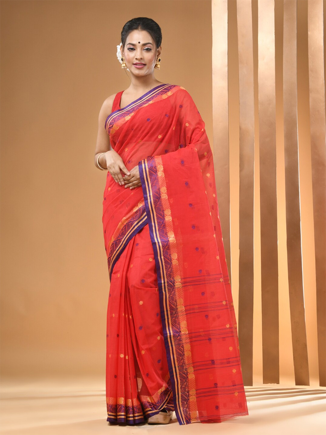 

Arhi Ethnic Motifs Woven Design Pure Cotton Taant Saree, Red