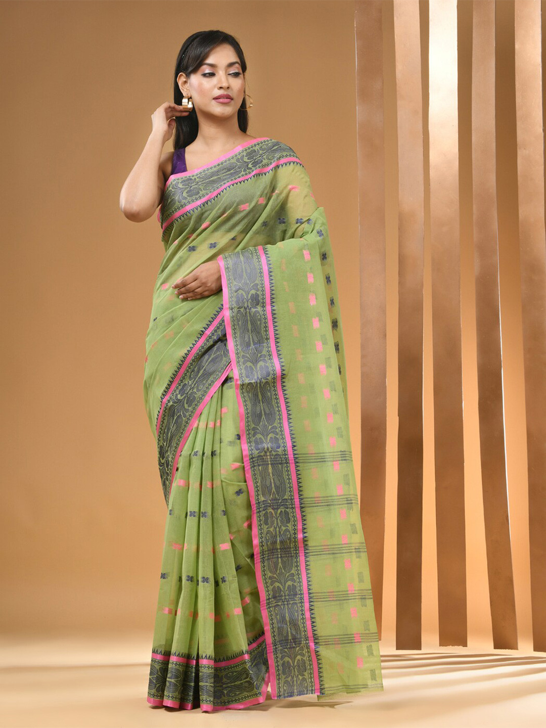 

Arhi Ethnic Motifs Woven Design Pure Cotton Taant Saree, Green
