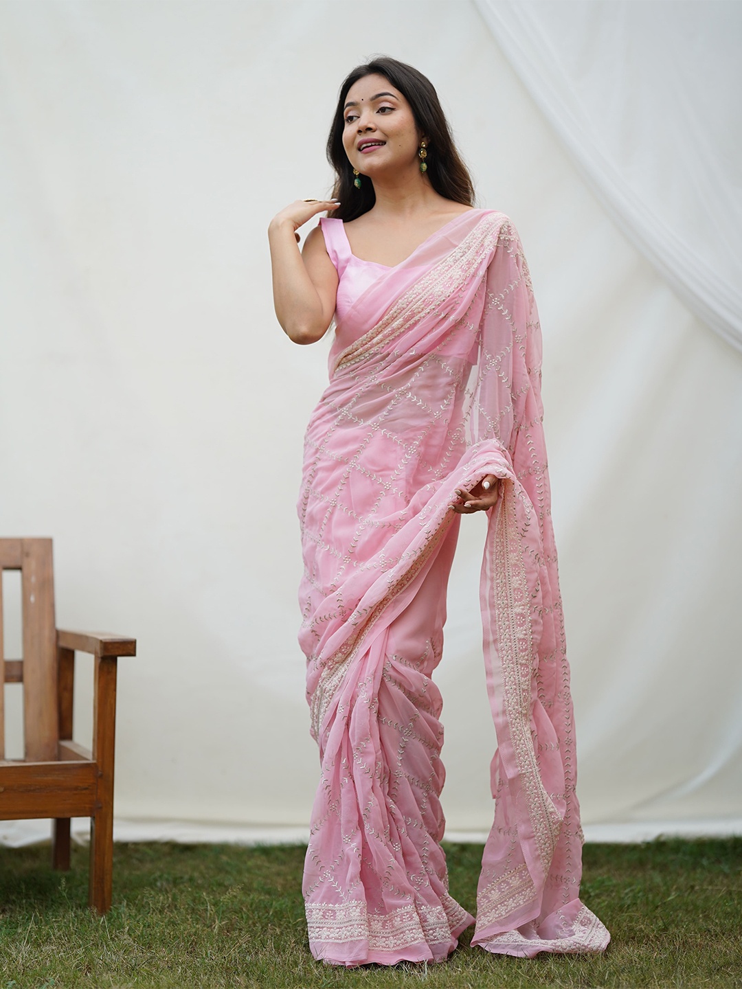 

MBL Floral Printed Embroidered Pure Georgette Saree, Pink