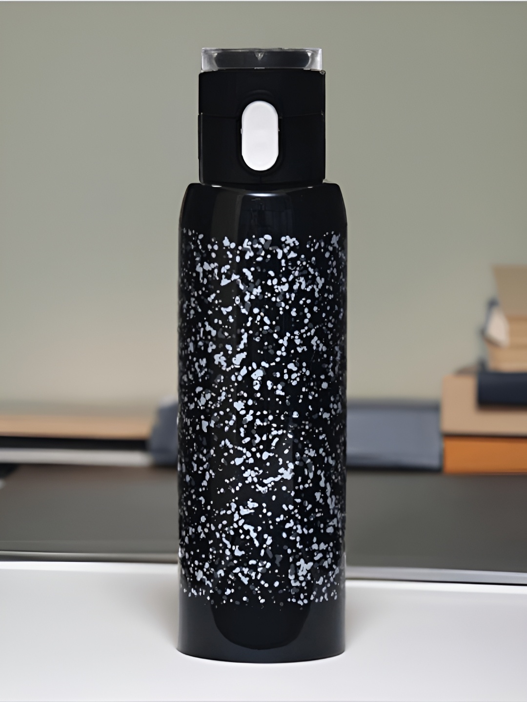 

Athome by Nilkamal Black and White Single Printed Water Bottle 500 ml