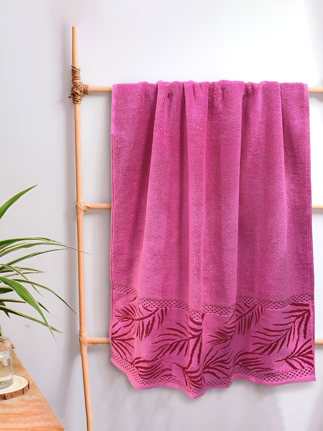 

Sassoon Wedelia Pink Printed Cotton Bath Towel