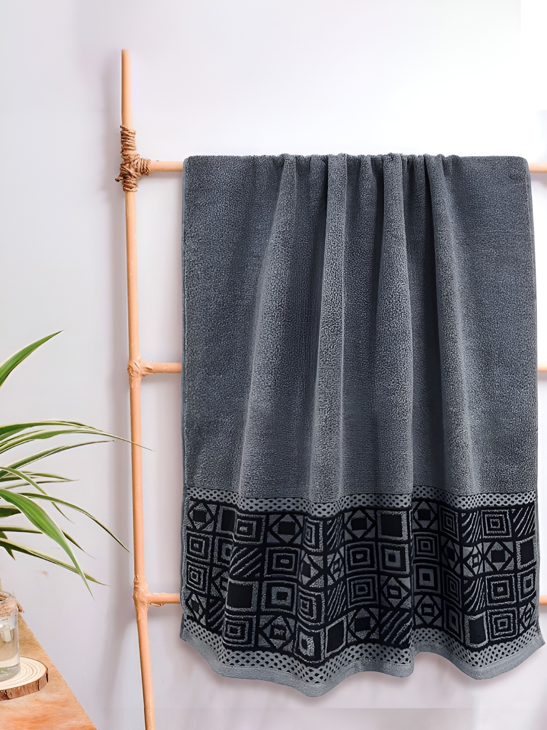 

Sassoon Wedelia Grey Printed Cotton Bath Towel