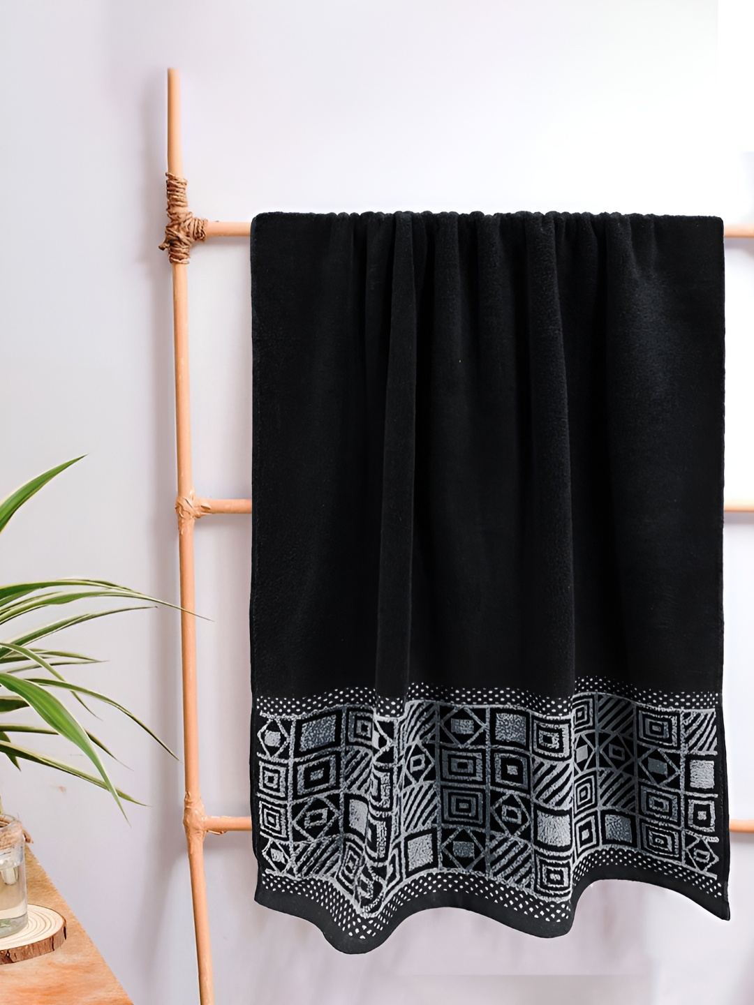 

Sassoon Black & Grey Printed Pure Cotton 380 GSM Bath Towel