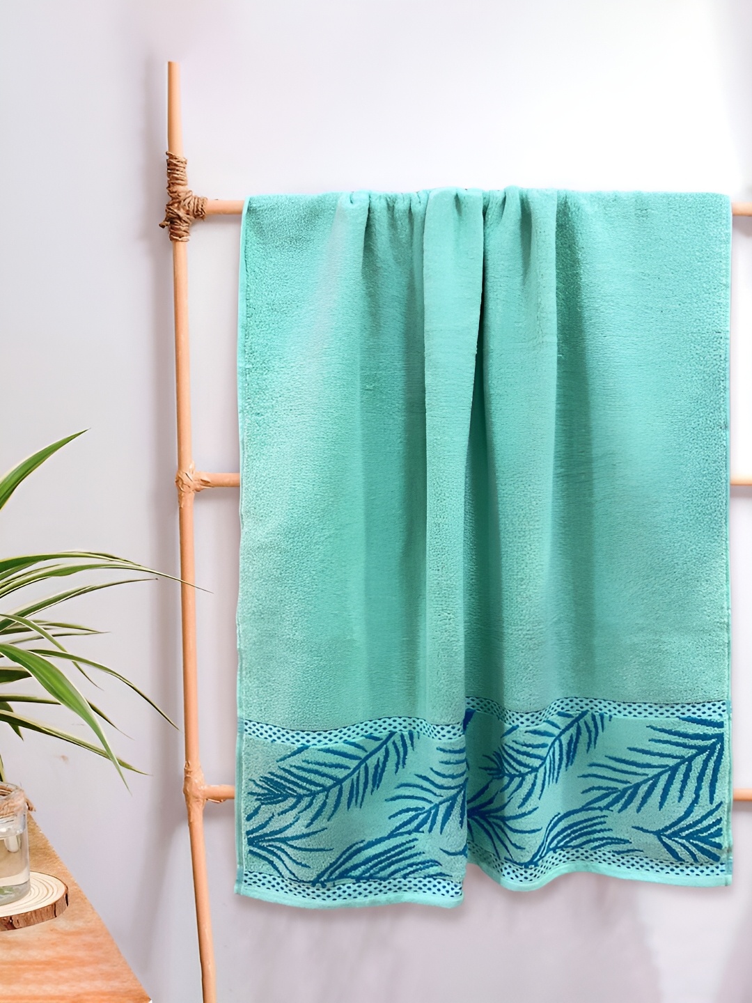 

Sassoon Wedelia Sea Green Printed Cotton Bath Towel