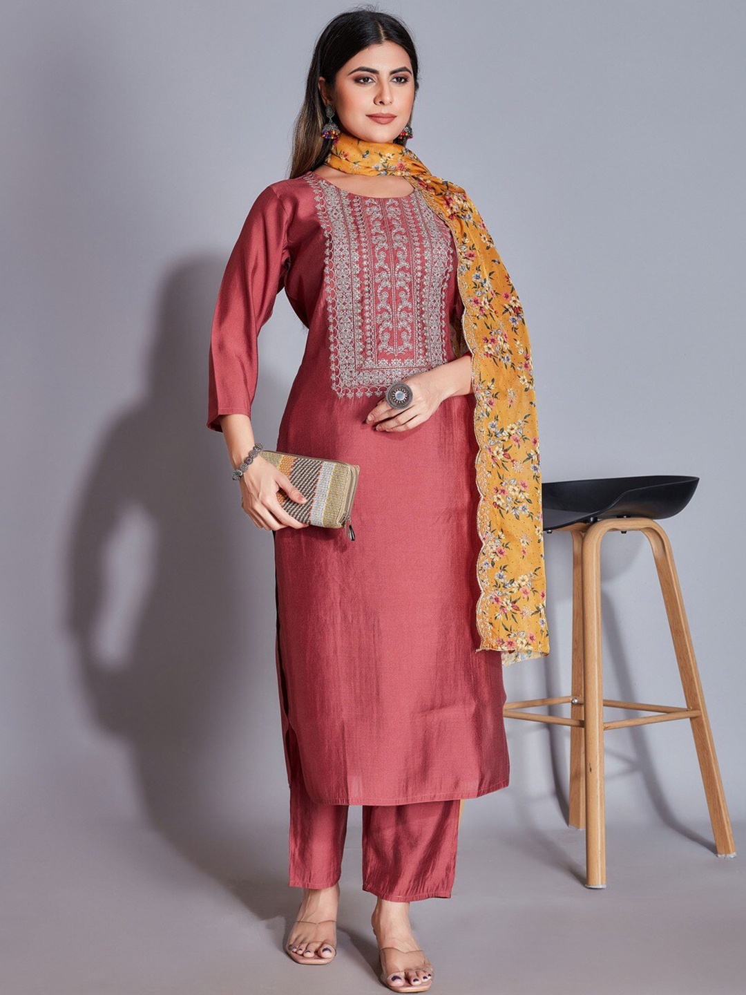 

OEQUAL Yoke Design Calf Length Straight Kurta With Dupatta & Palazzo, Maroon