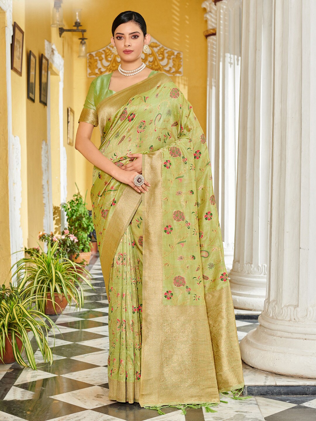 

Riwazo Ethnic Motifs Woven Design Banarasi Saree, Green