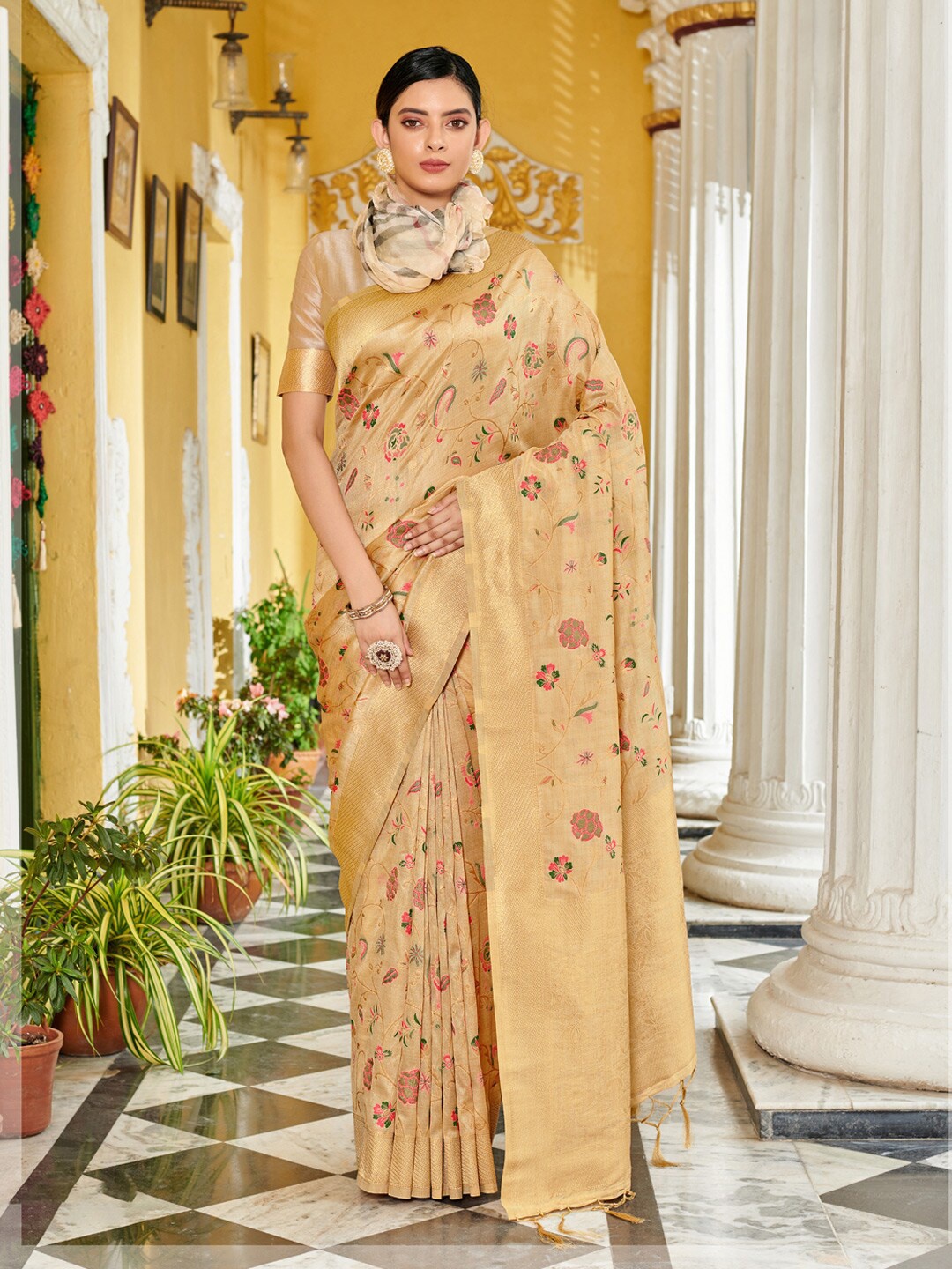 

Riwazo Ethnic Motifs Woven Design Banarasi Saree, Cream