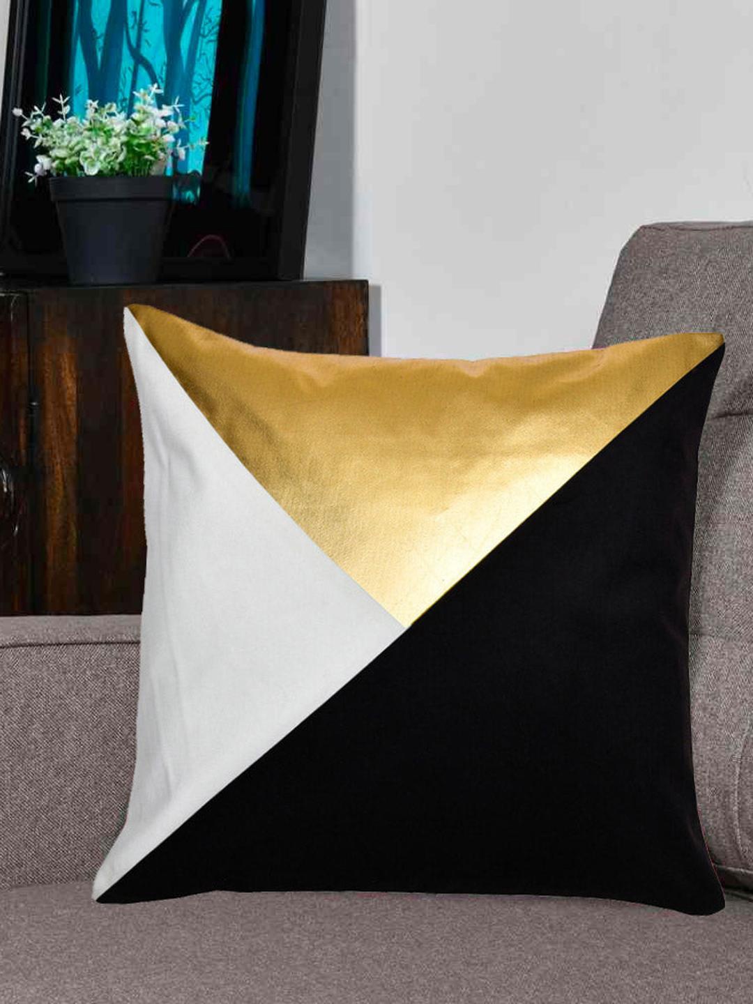

Athome by Nilkamal White Black Colourblocked Cushion Covers