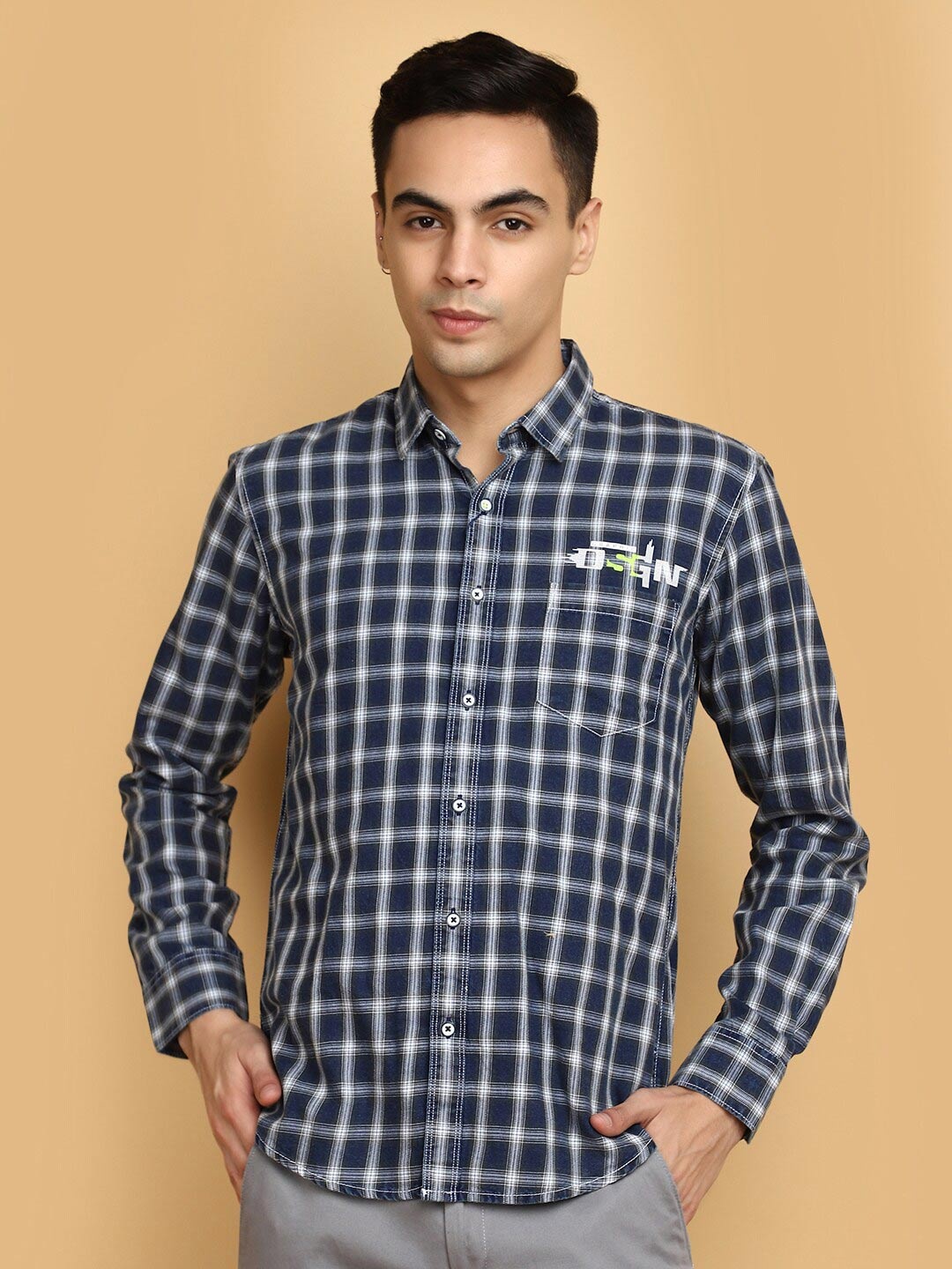 

V-Mart Checked Spread Collar Long Sleeves Slim Fit Casual Shirt, Grey