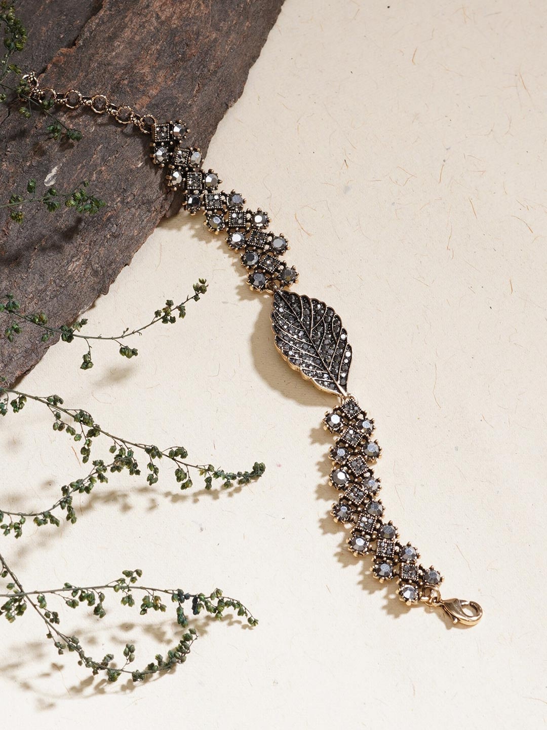 

Mali Fionna Stone Studded Chain Bracelet, Gold