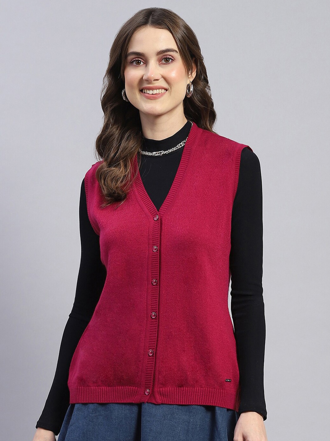 

Monte Carlo V-Neck Woollen Cardigan Sweater, Magenta