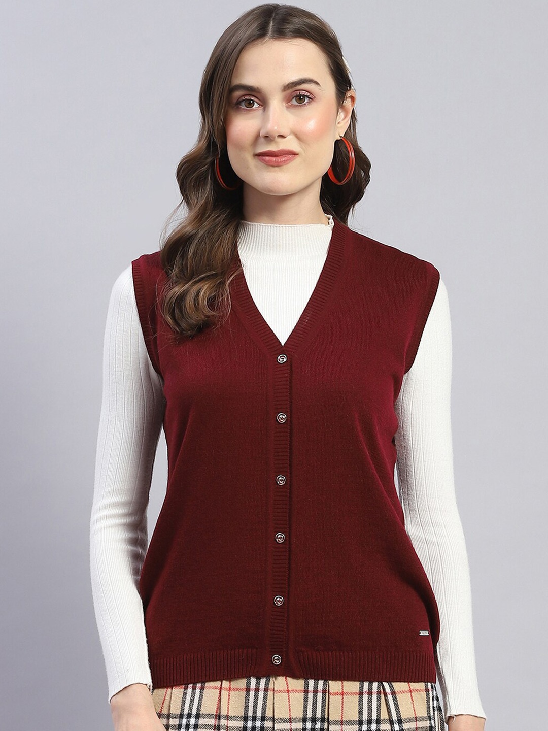 

Monte Carlo Women Burgundy Woollen Cardigan