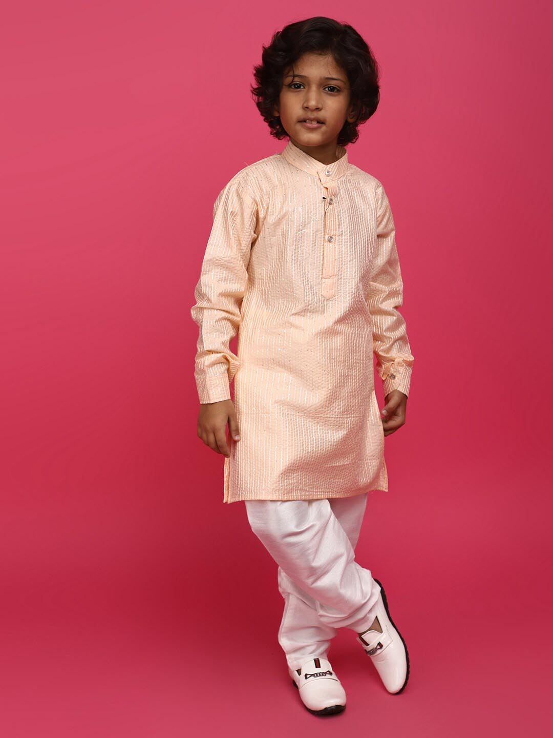 

V-Mart Boys Sequinned Embroidered Mandarin Collar Straight Kurta With Pyjama, Pink