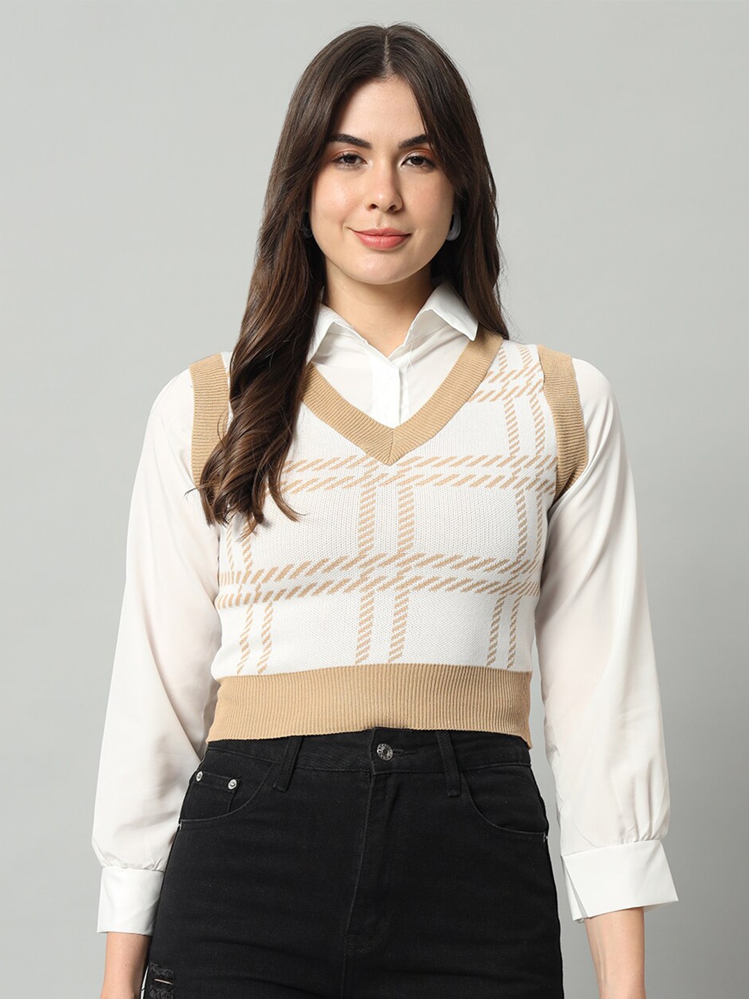 

BROOWL Checked V-Neck Woollen Crop Sweater Vest, White