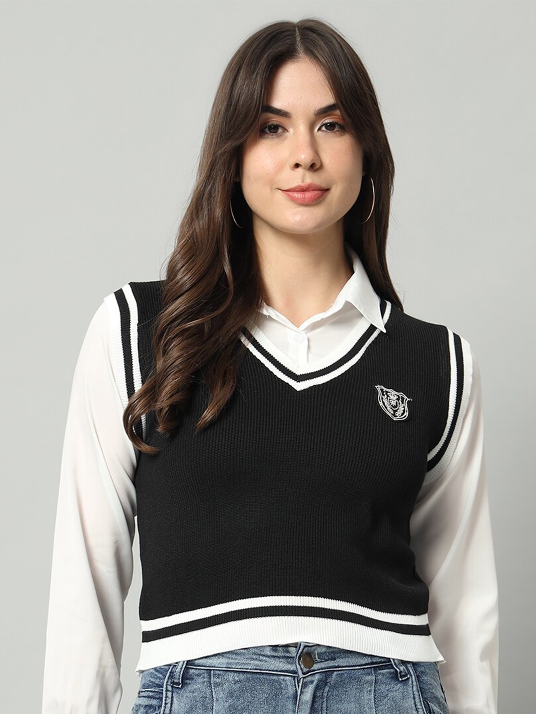 

BROOWL V-Neck Woollen Crop Sweater Vest, Black