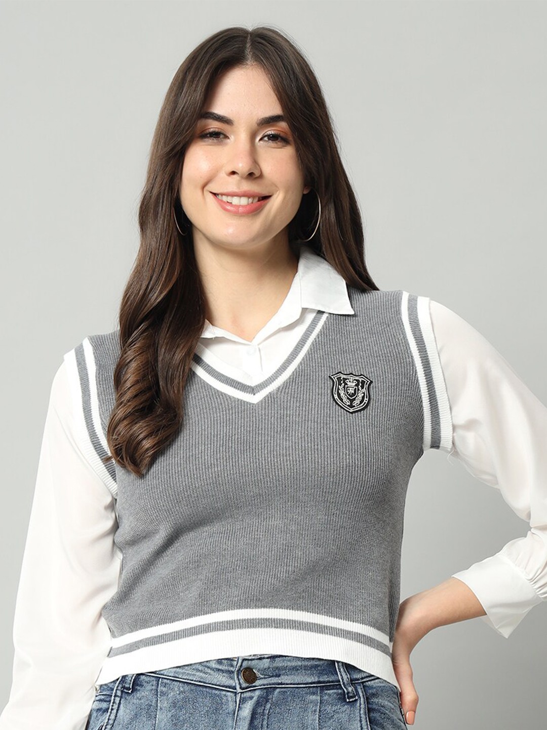 

BROOWL V-Neck Crop Woollen Sweater Vest, Grey