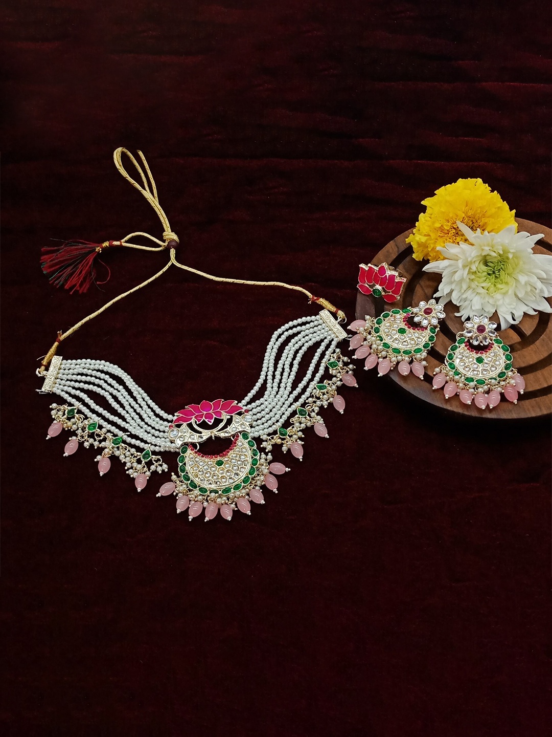 

AASHISH IMITATION Gold-Plated Lotus Detailed Kundan-Studded Jewellery Set