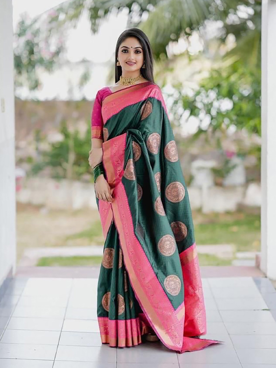 

KALINI Green and Pink Ethnic Woven Designer Cotton Silk Saree