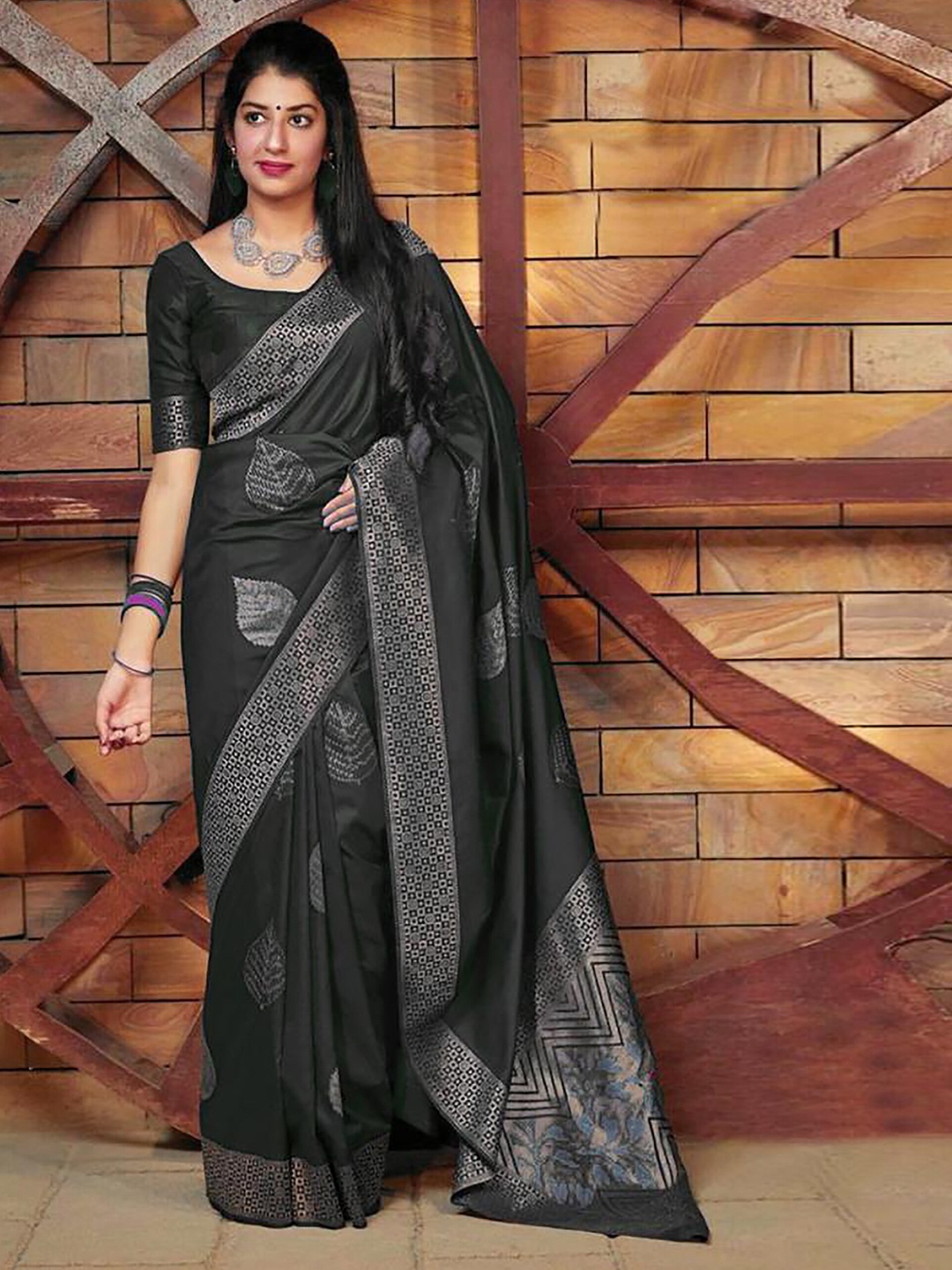 

KALINI Ethnic Motifs Woven Design Silk Cotton Banarasi Saree, Black
