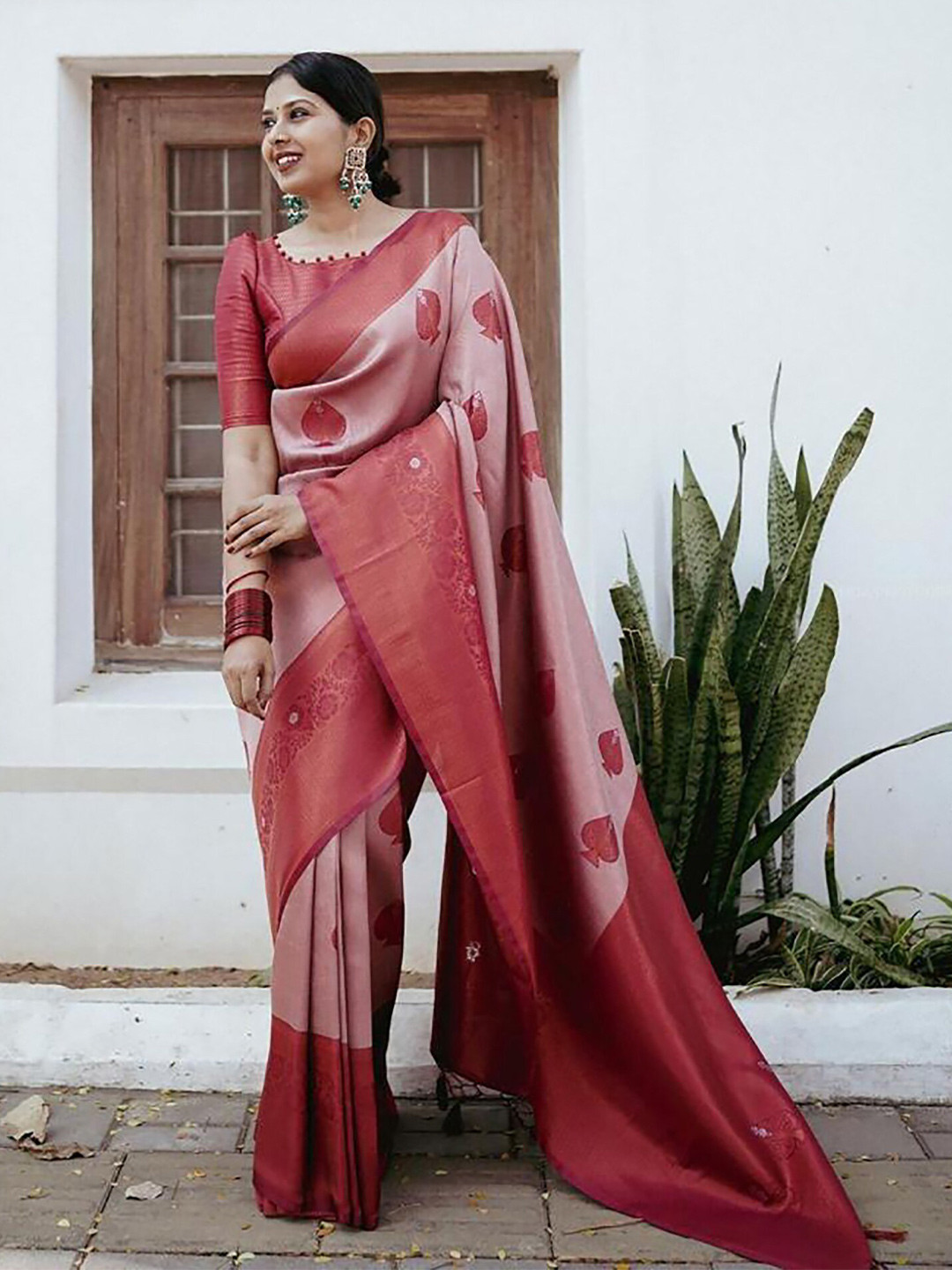 

KALINI Ethnic Motifs Woven Design Zari Silk Cotton Banarasi Saree, Red