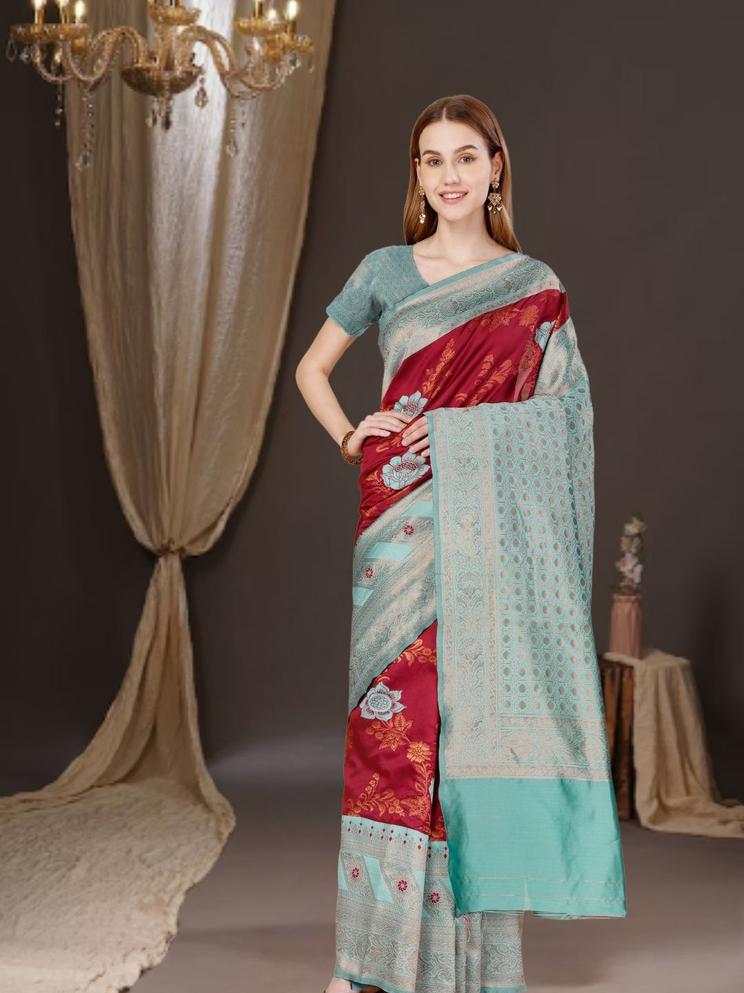 

MAGMINA Ethnic Motifs Printed Saree, Maroon