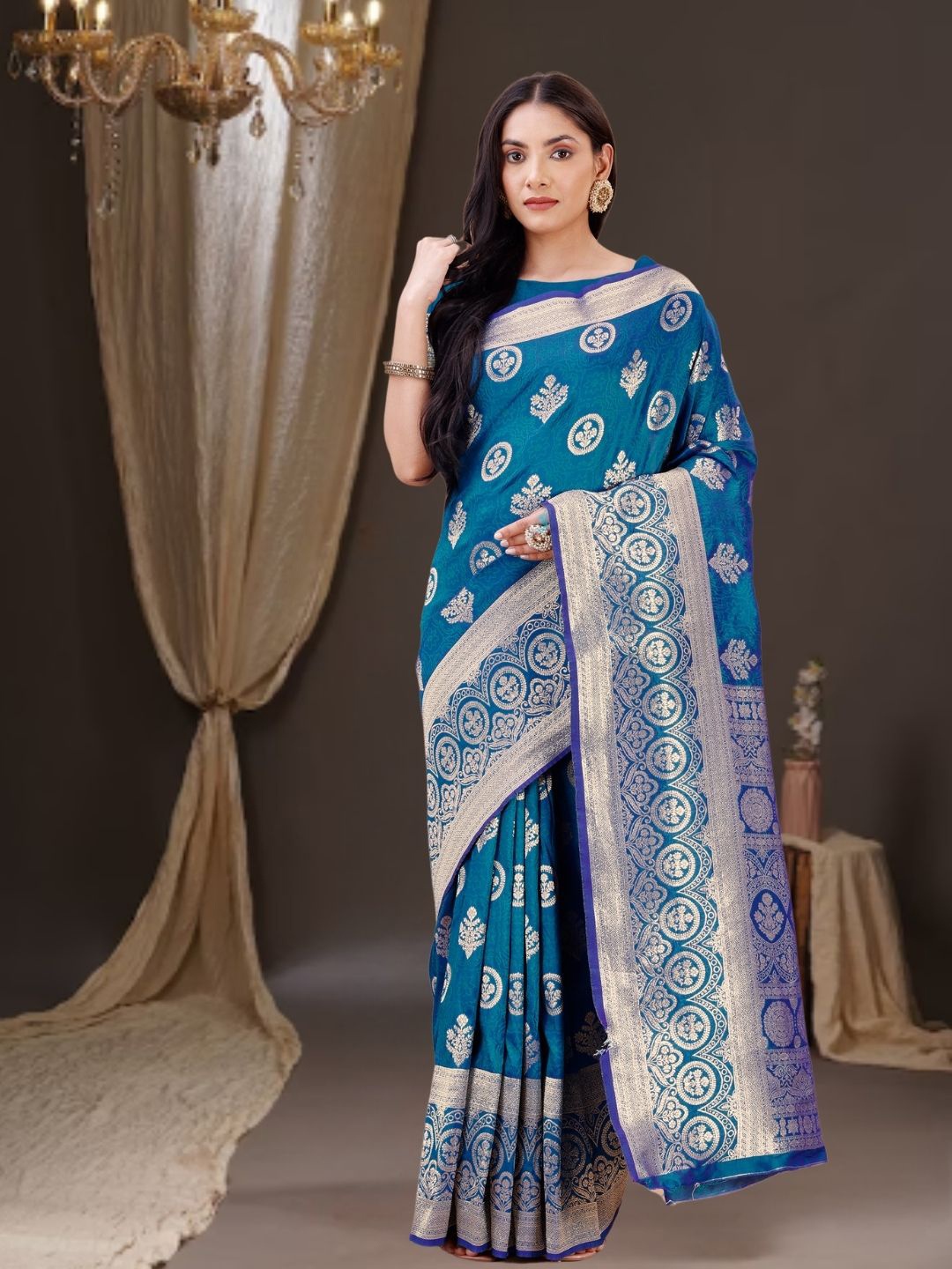 

MAGMINA Ethnic Motifs Woven Design Zari Kanjeevaram Saree, Blue