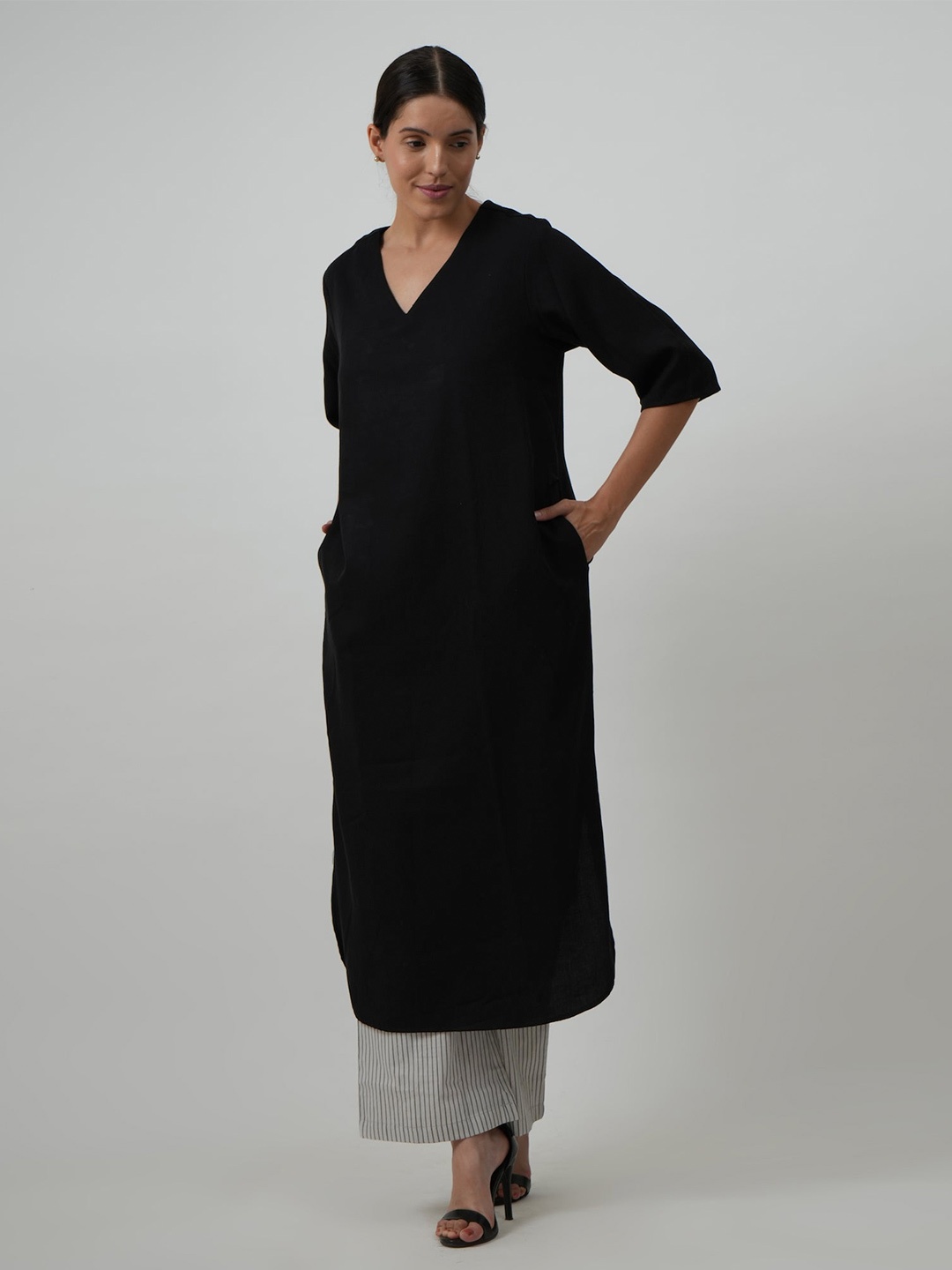 

Saltpetre V-Neck Organic Cotton Straight Kurta with Palazzos, Black