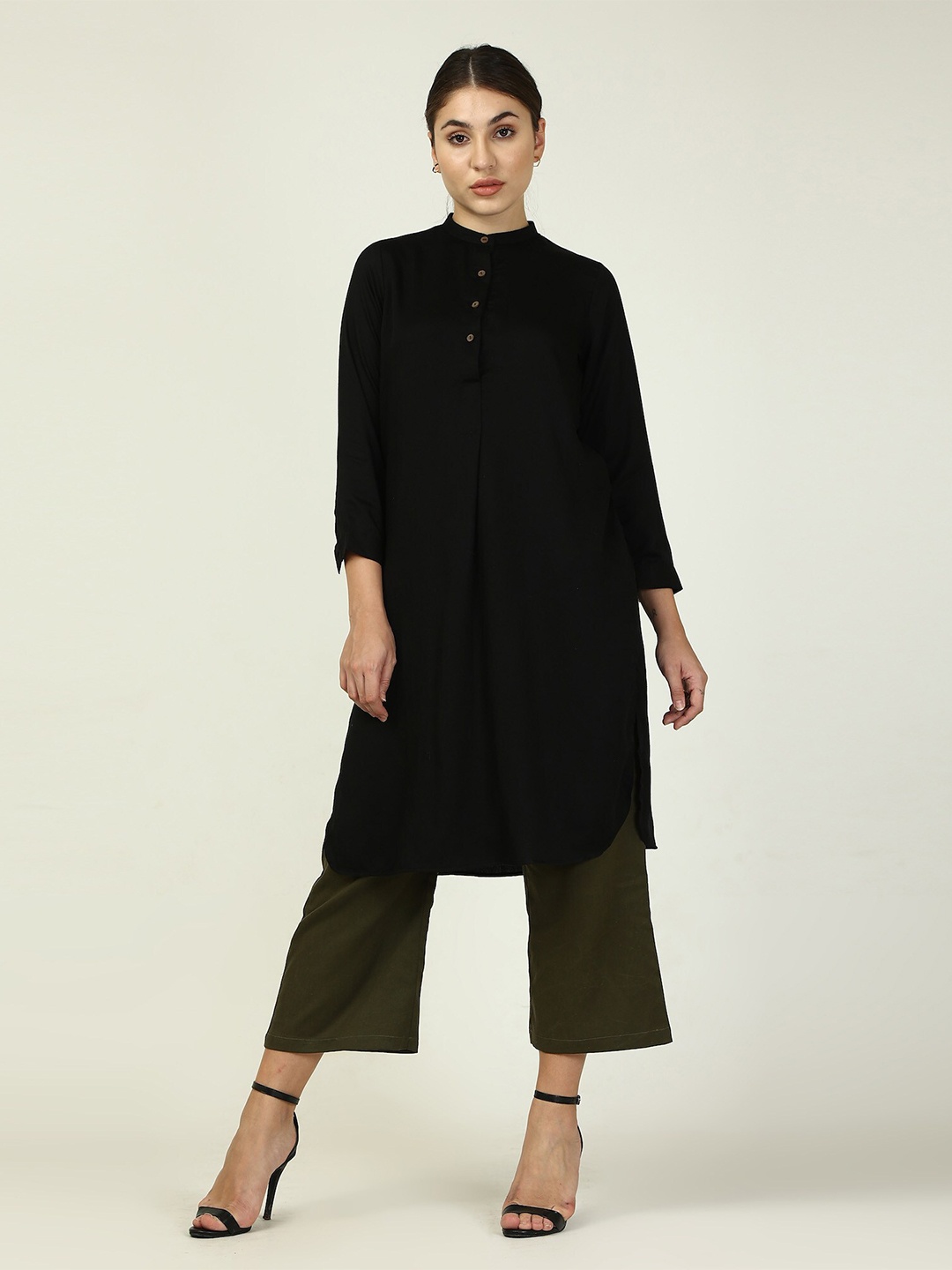 

Saltpetre Mandarin Collar Organic Cotton Kurta With Trousers, Black