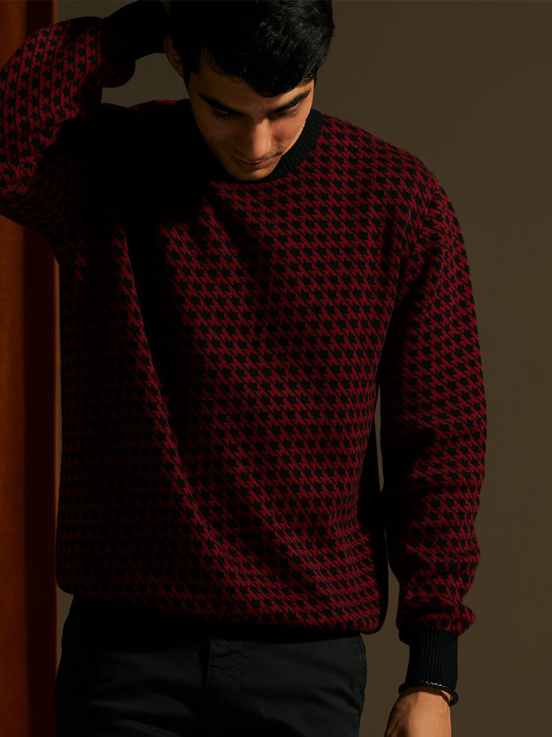 

Andamen Geometric Self Design Cotton Pullover, Red