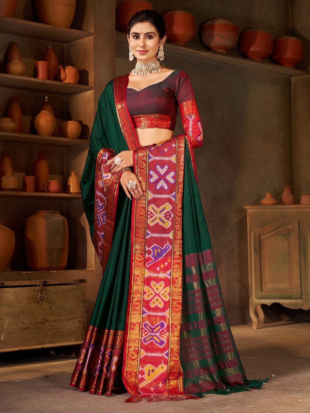 

MAGNEITTA Ethnic Motifs Woven Design Zari Narayan Peth Saree, Green